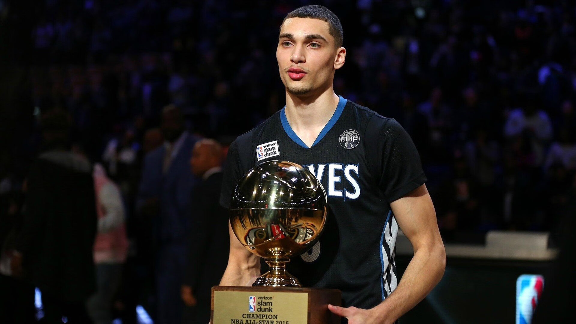 kaiyun.com-黄蜂高管表示球队更衣室文化正积极转变，黄蜂球衣变迁史